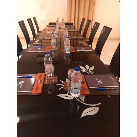 Tanuf Residency Hotel Нізва Екстер'єр фото