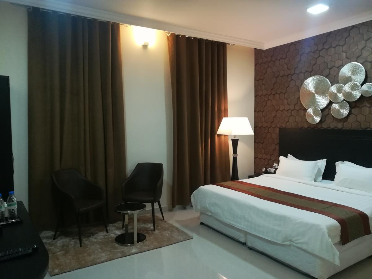 Tanuf Residency Hotel Нізва Екстер'єр фото